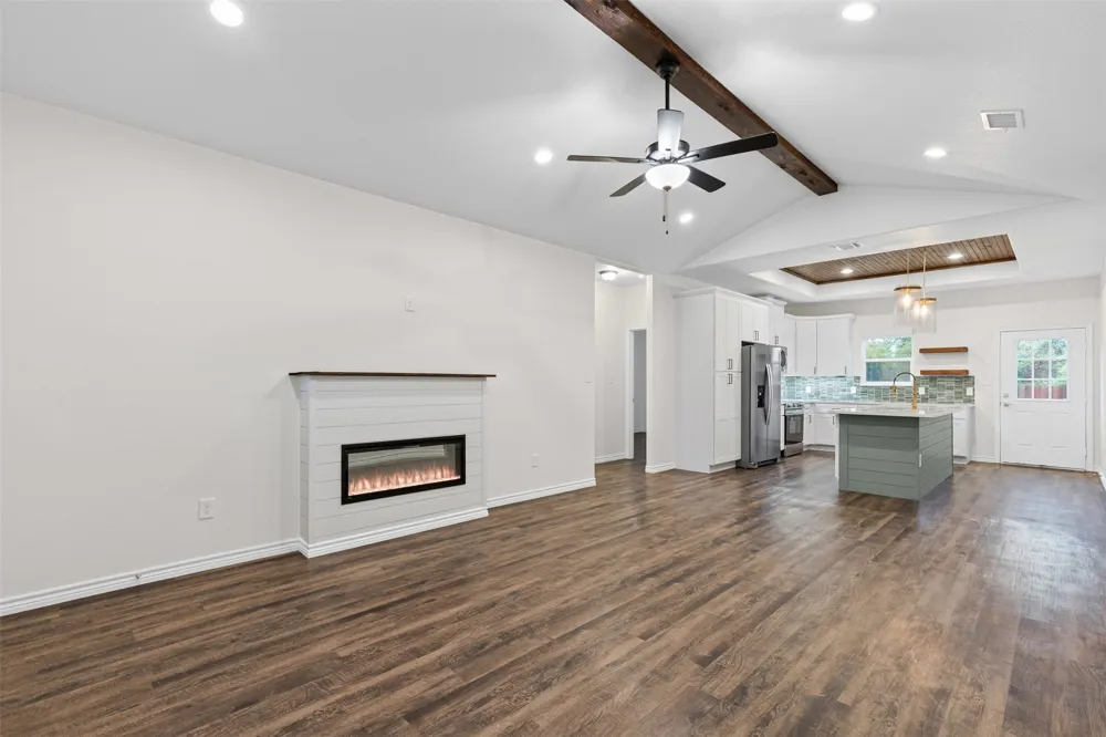 5623 Barkridge Drive Granbury, TX 76048