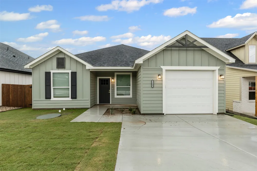 5623 Barkridge Drive Granbury, TX 76048