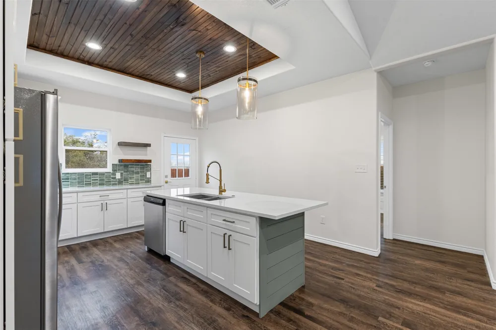 5623 Barkridge Drive Granbury, TX 76048