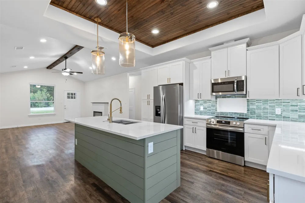 5623 Barkridge Drive Granbury, TX 76048