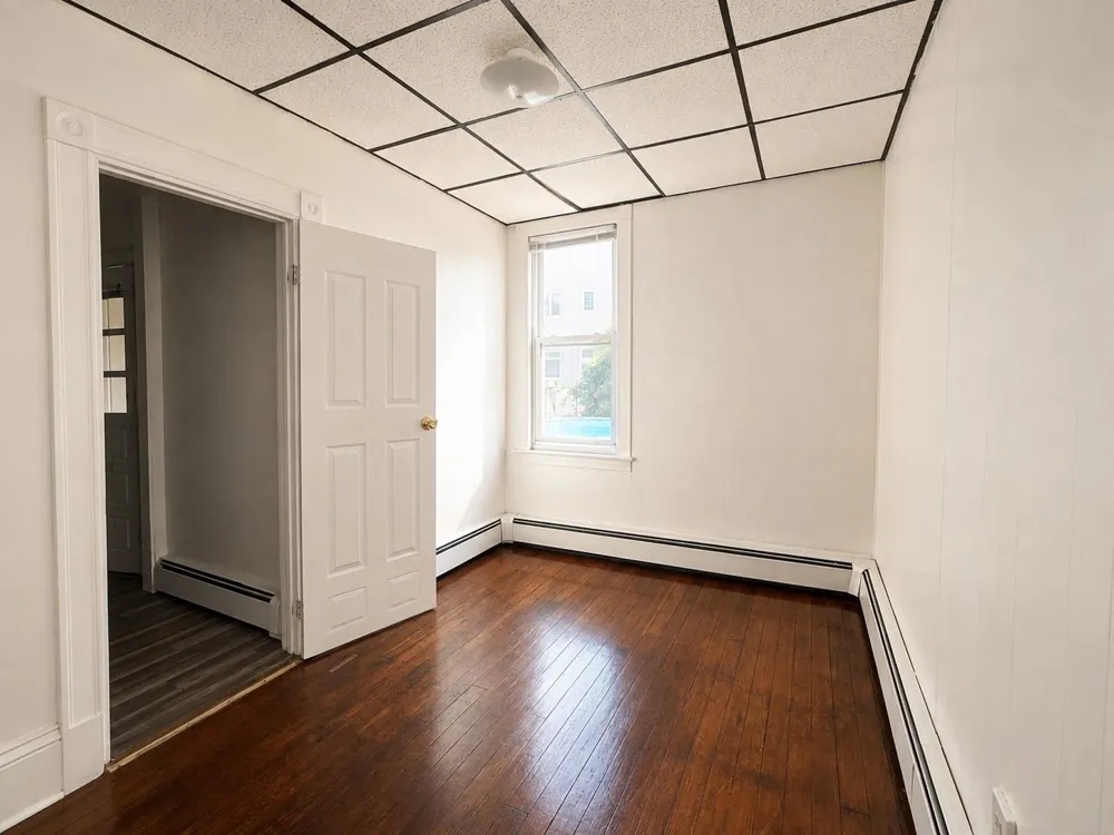12 42ND ST Bayonne, NJ 07002