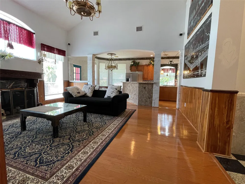 1951 Lake Winds Drive Missouri City, TX 77459
