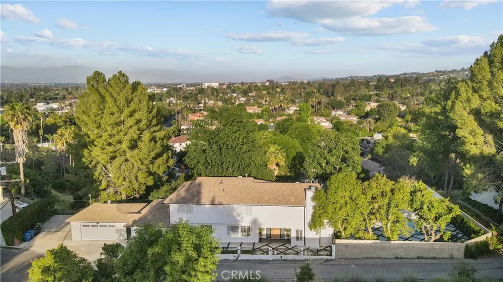 19538 Redwing Los Angeles, CA 91356