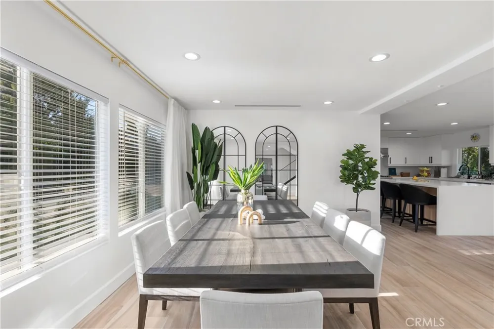 19538 Redwing Los Angeles, CA 91356