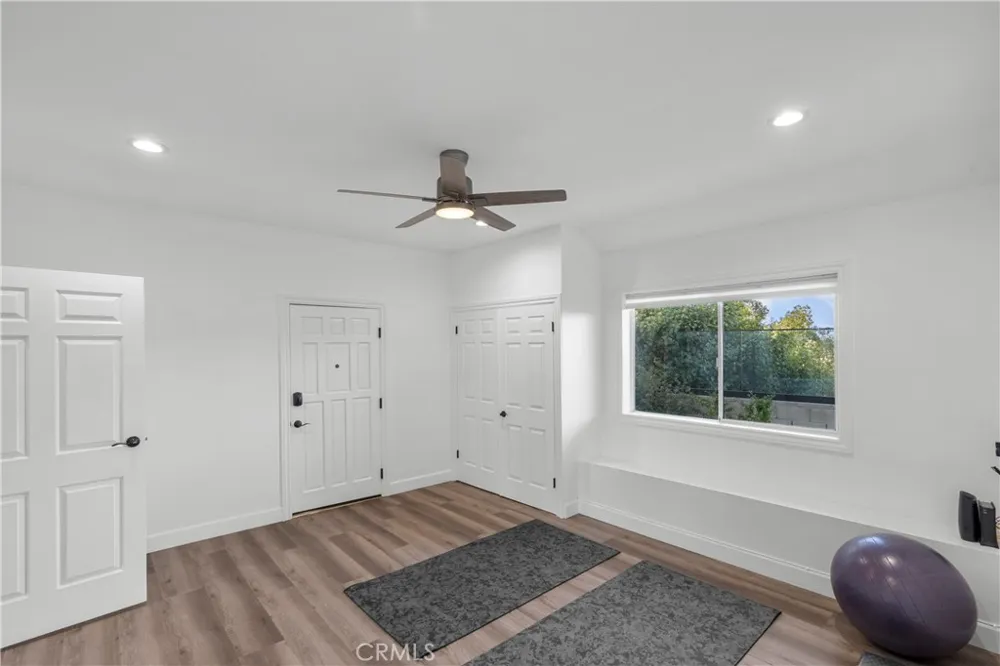 19538 Redwing Los Angeles, CA 91356
