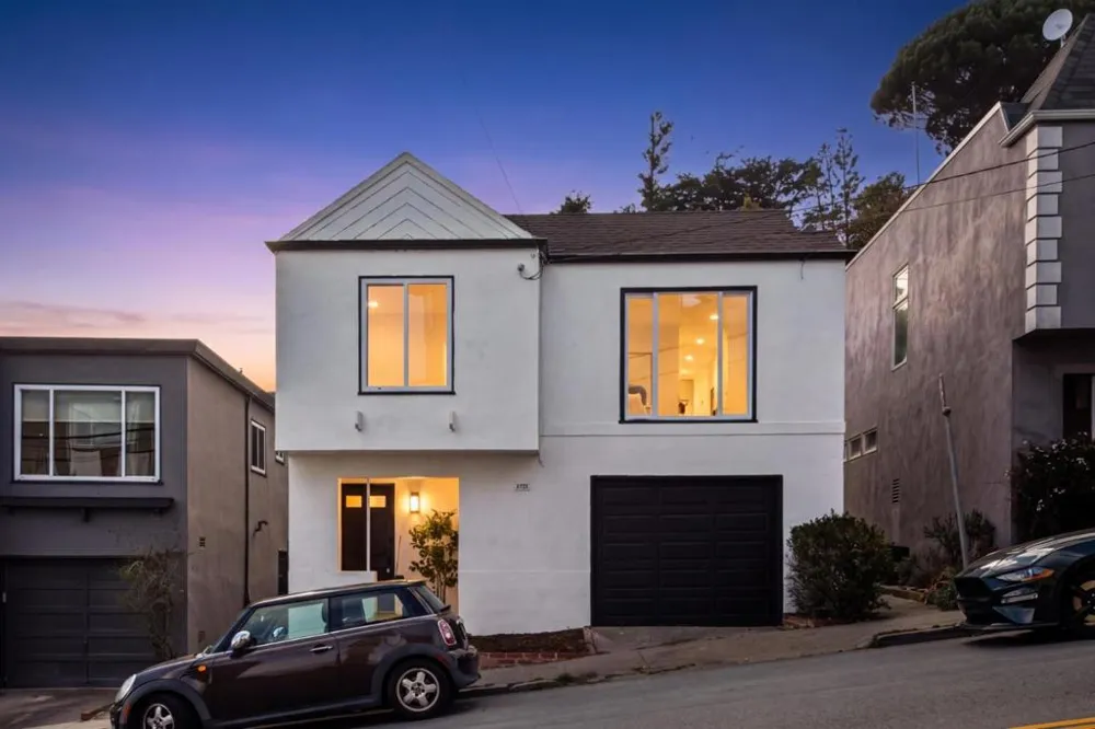 894 Burnett Avenue San Francisco, CA 94131