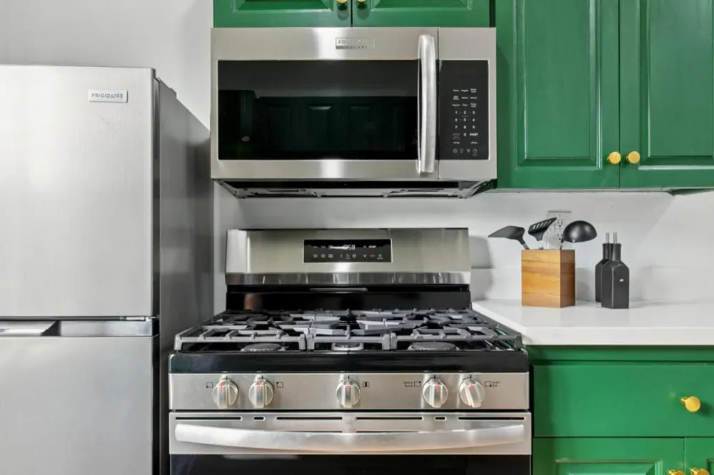 894 Burnett Avenue San Francisco, CA 94131