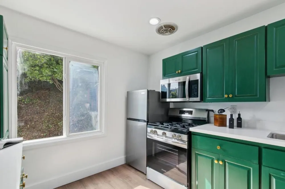 894 Burnett Avenue San Francisco, CA 94131