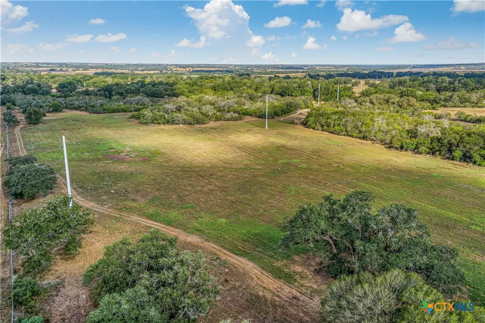 856 Whitley Road Yoakum, TX 77995
