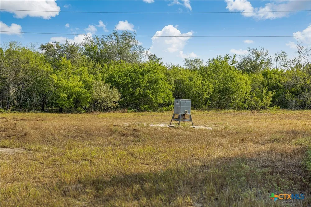 856 Whitley Road Yoakum, TX 77995