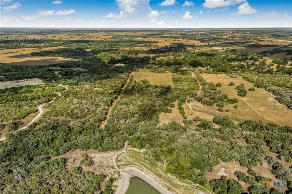 856 Whitley Road Yoakum, TX 77995