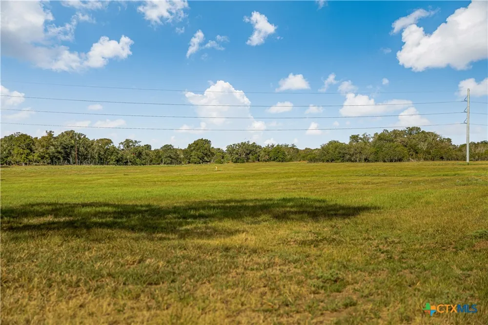 856 Whitley Road Yoakum, TX 77995