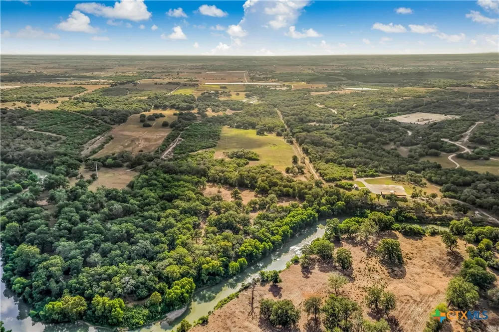 856 Whitley Road Yoakum, TX 77995