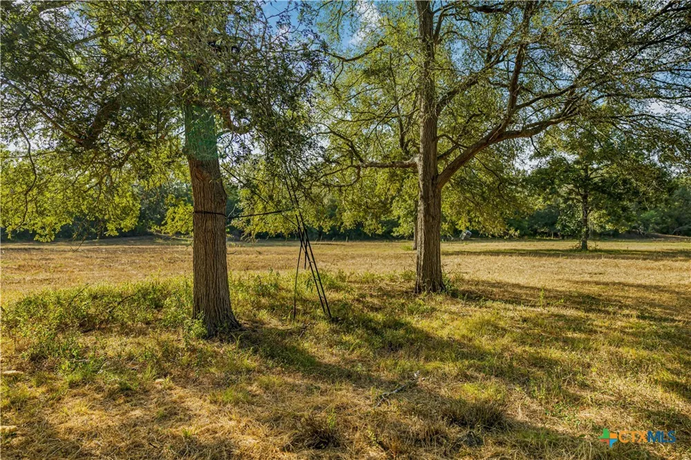 856 Whitley Road Yoakum, TX 77995