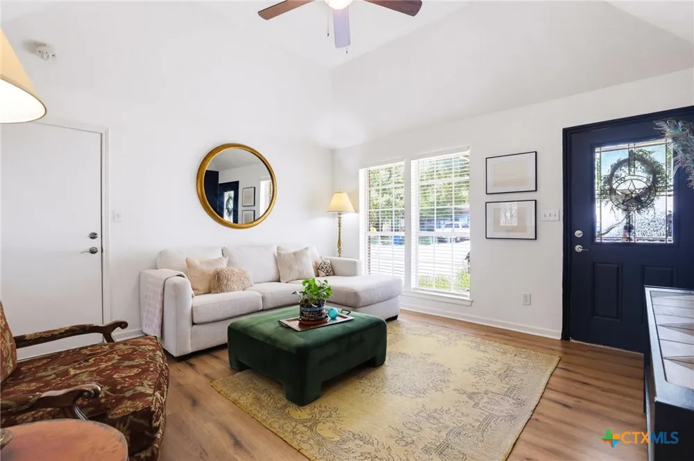 1510 Shadow Walk Lockhart, TX 78644