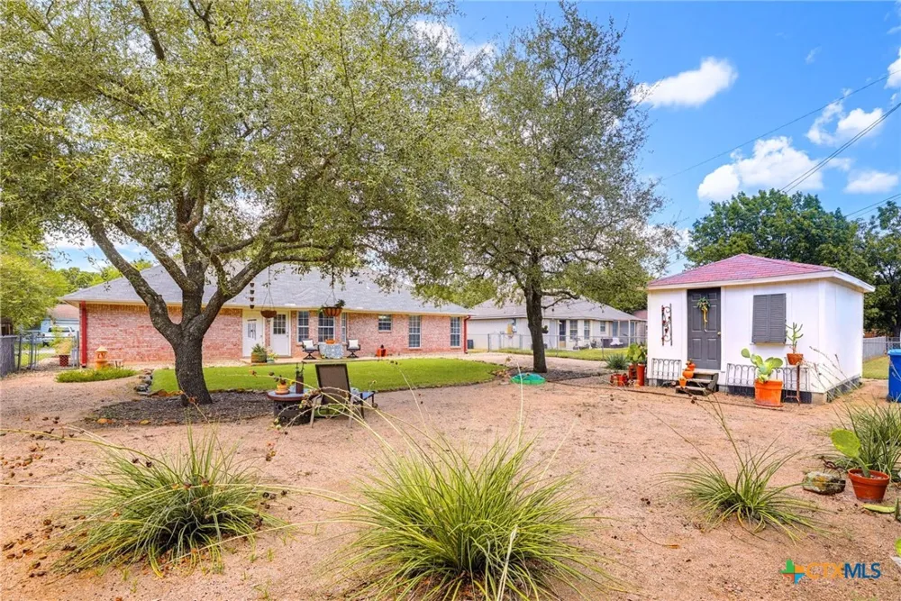 1510 Shadow Walk Lockhart, TX 78644