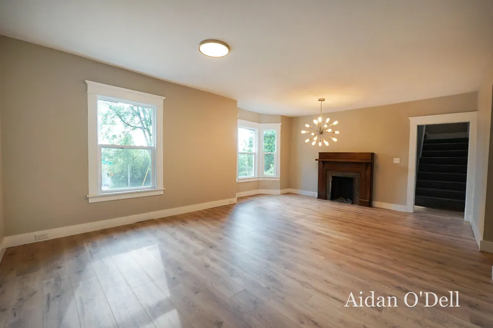 1332 Bridge Street NW Grand Rapids, MI 49504