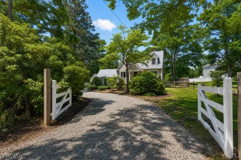84 Lambertville Hopewell Rd