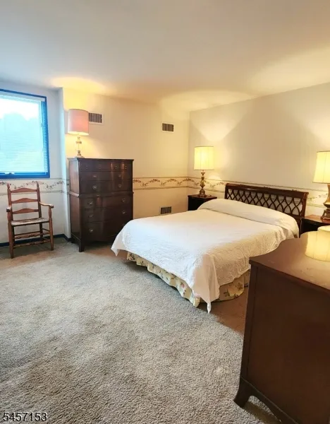 51 Peach Hill Ct Ramsey, NJ 07446