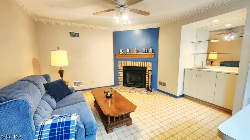 51 Peach Hill Ct Ramsey, NJ 07446
