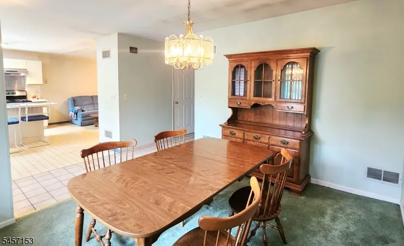 51 Peach Hill Ct Ramsey, NJ 07446