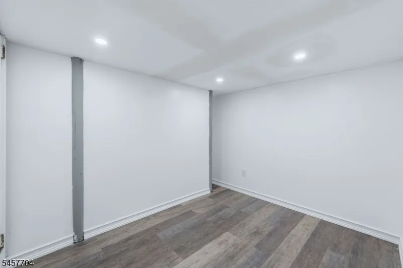 335 Dermody St Roselle, NJ 07203