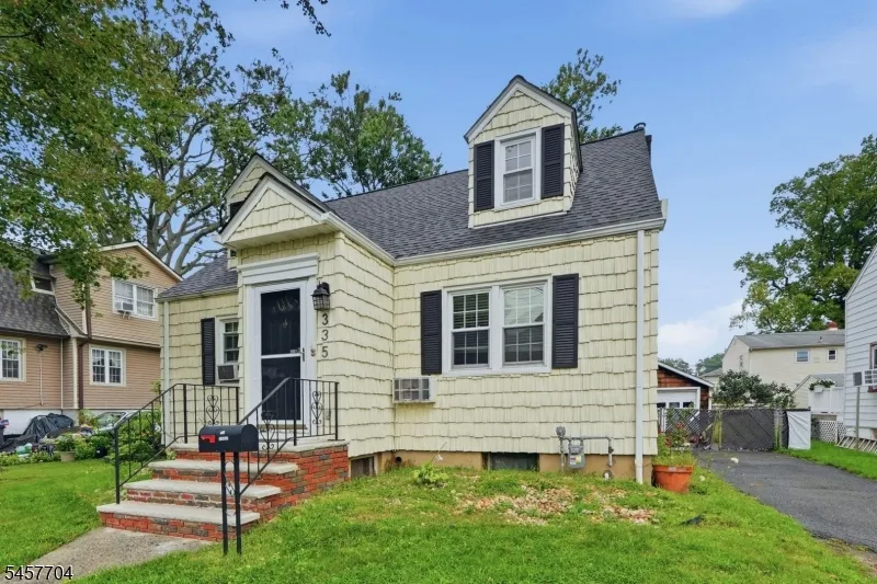 335 Dermody St Roselle, NJ 07203