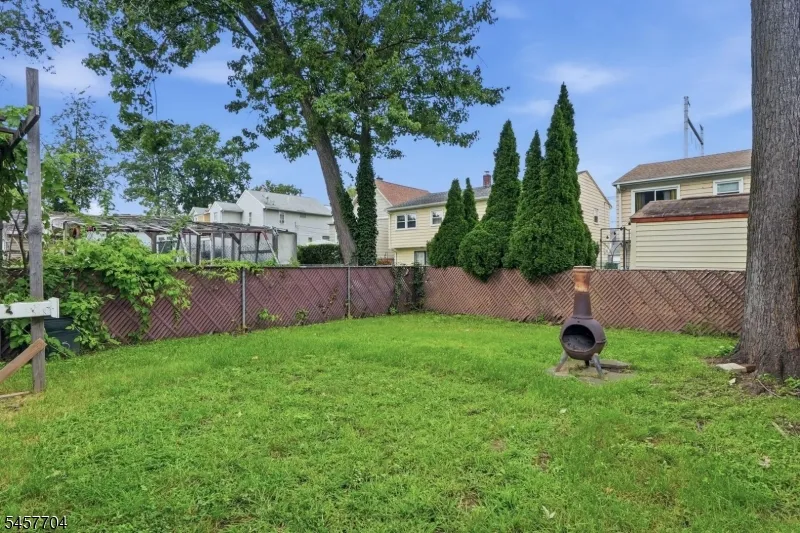 335 Dermody St Roselle, NJ 07203