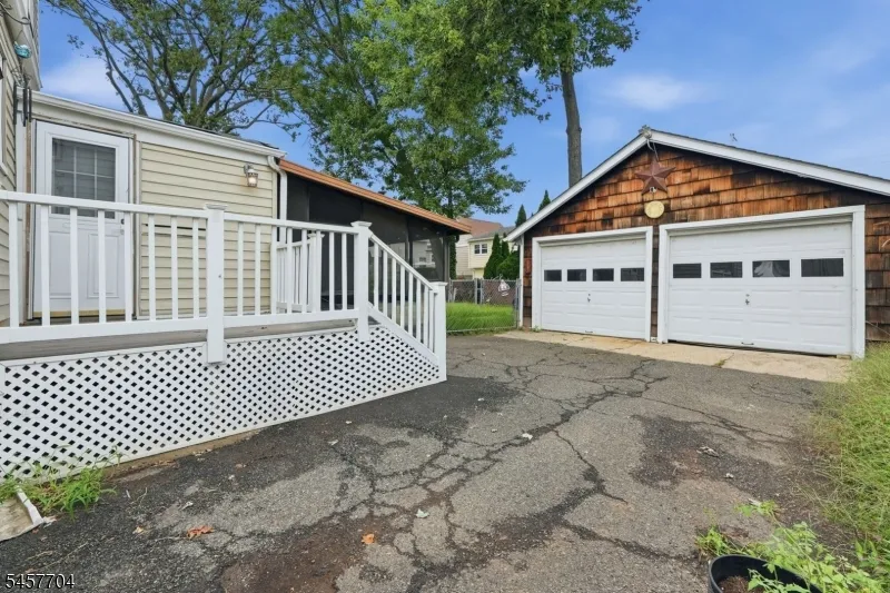 335 Dermody St Roselle, NJ 07203