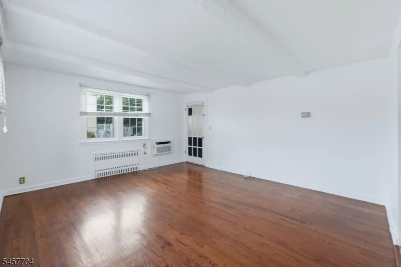 335 Dermody St Roselle, NJ 07203