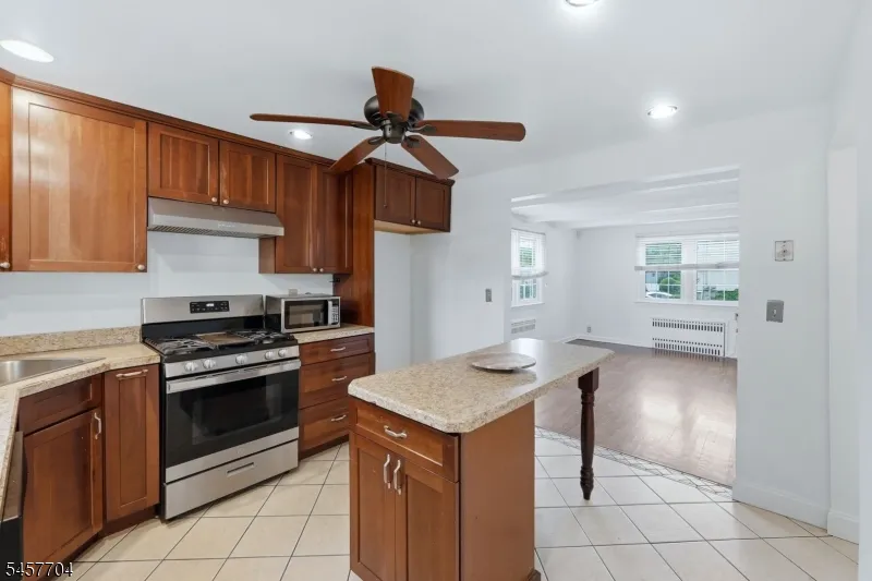 335 Dermody St Roselle, NJ 07203
