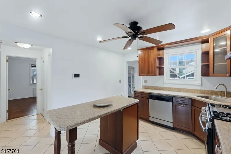 335 Dermody St Roselle, NJ 07203