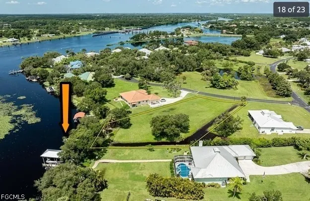 Oakview Circle Alva, FL 33920