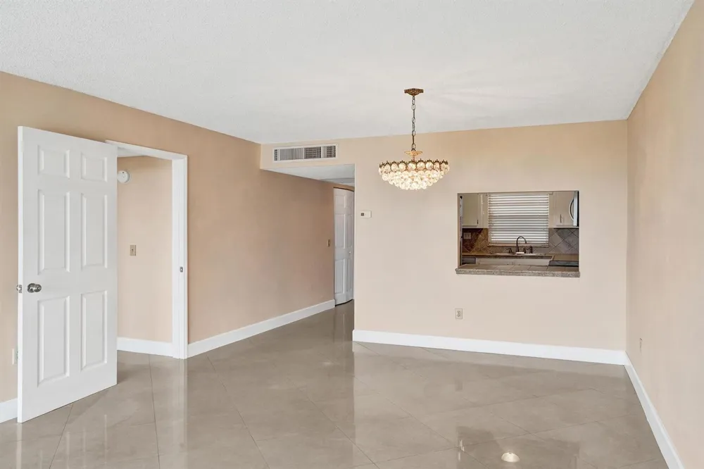9480 Tangerine Place #402 Davie, FL 33324