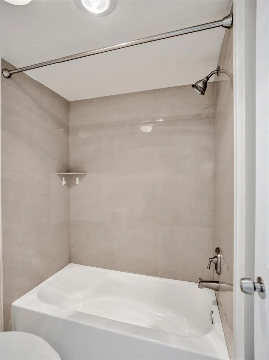 9480 Tangerine Place #402 Davie, FL 33324