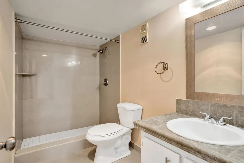 9480 Tangerine Place #402 Davie, FL 33324
