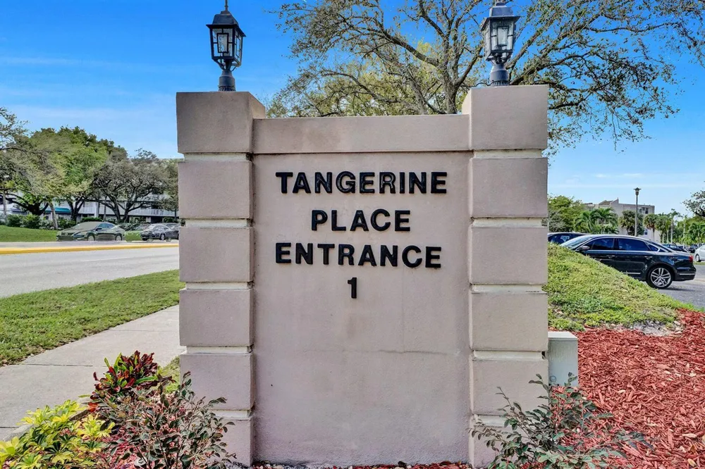 9480 Tangerine Place #402 Davie, FL 33324