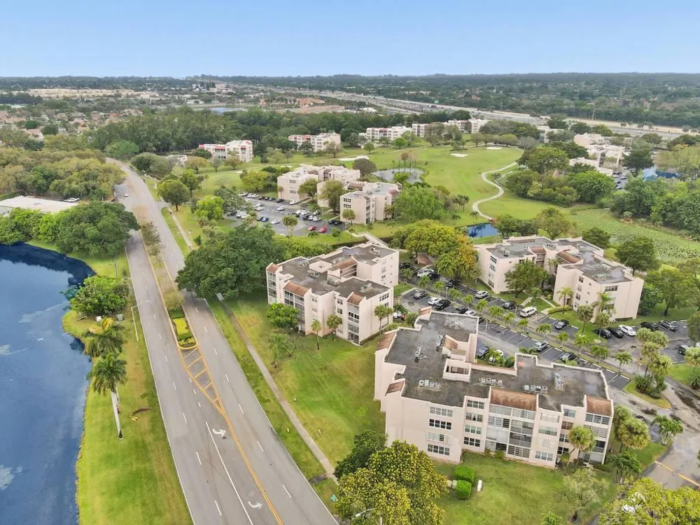 9480 Tangerine Place #402 Davie, FL 33324