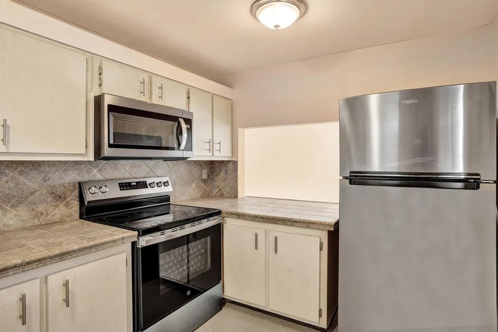 9480 Tangerine Place #402 Davie, FL 33324