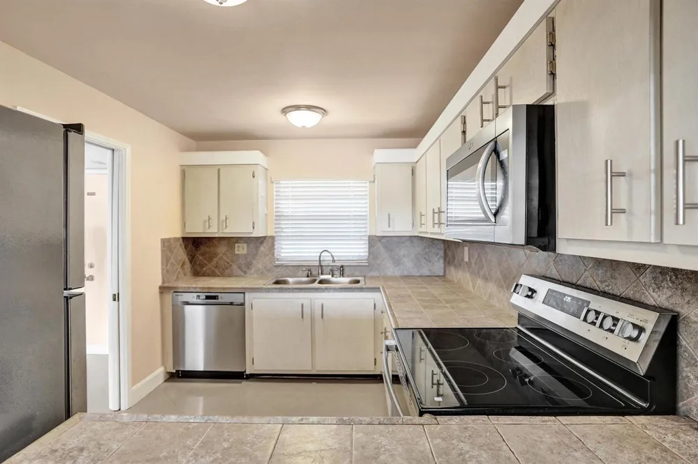 9480 Tangerine Place #402 Davie, FL 33324