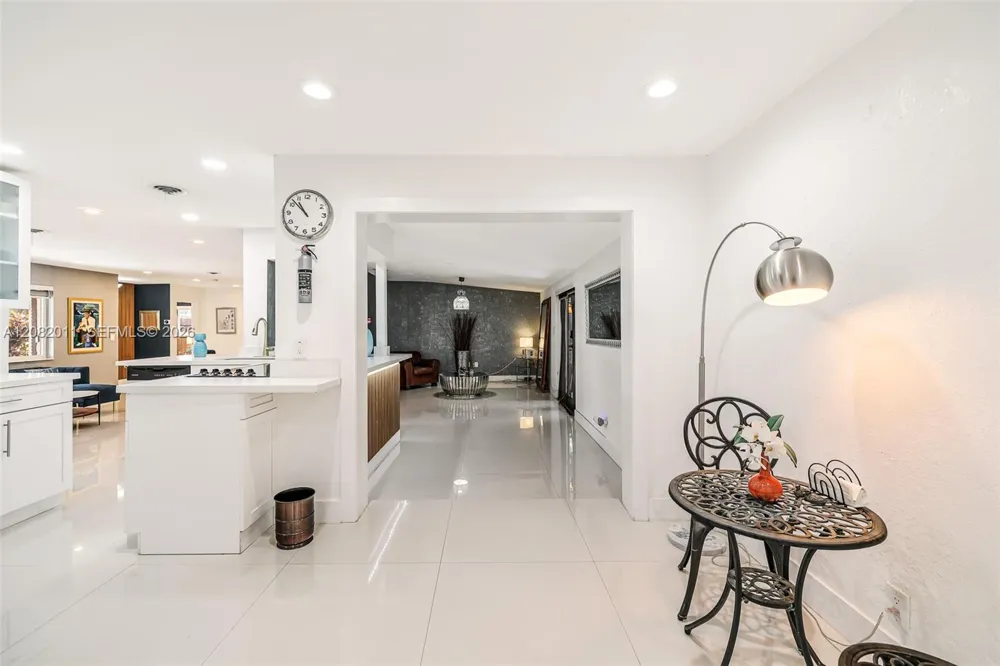 1718 NE 58th St Fort Lauderdale, FL 33334