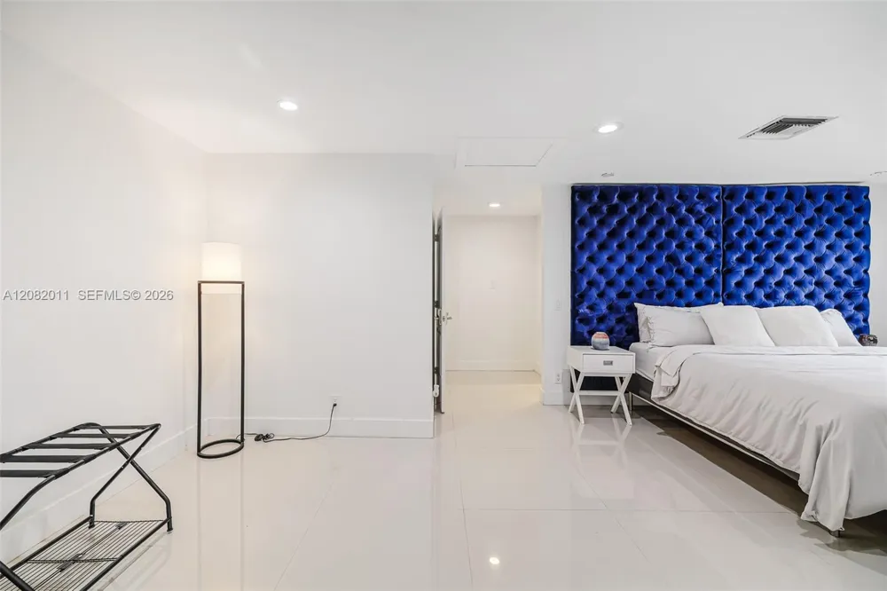 1718 NE 58th St Fort Lauderdale, FL 33334