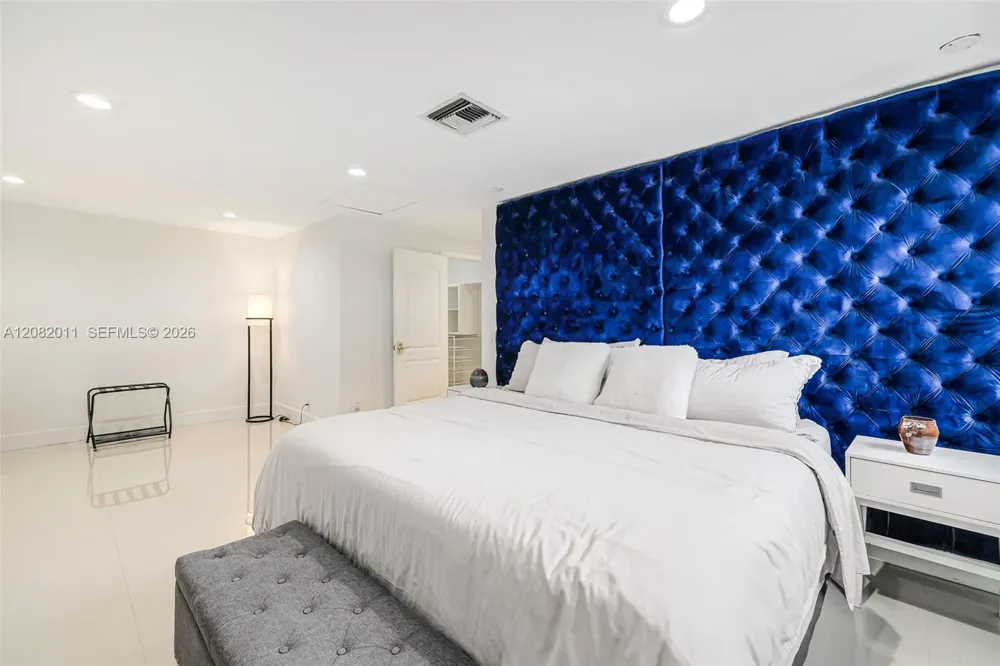 1718 NE 58th St Fort Lauderdale, FL 33334
