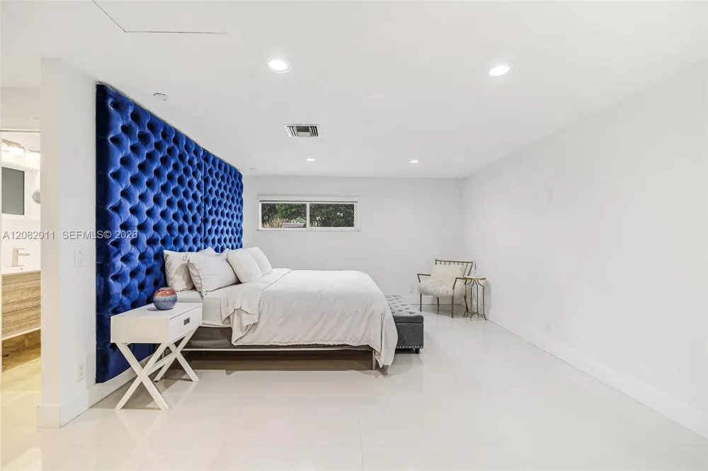 1718 NE 58th St Fort Lauderdale, FL 33334