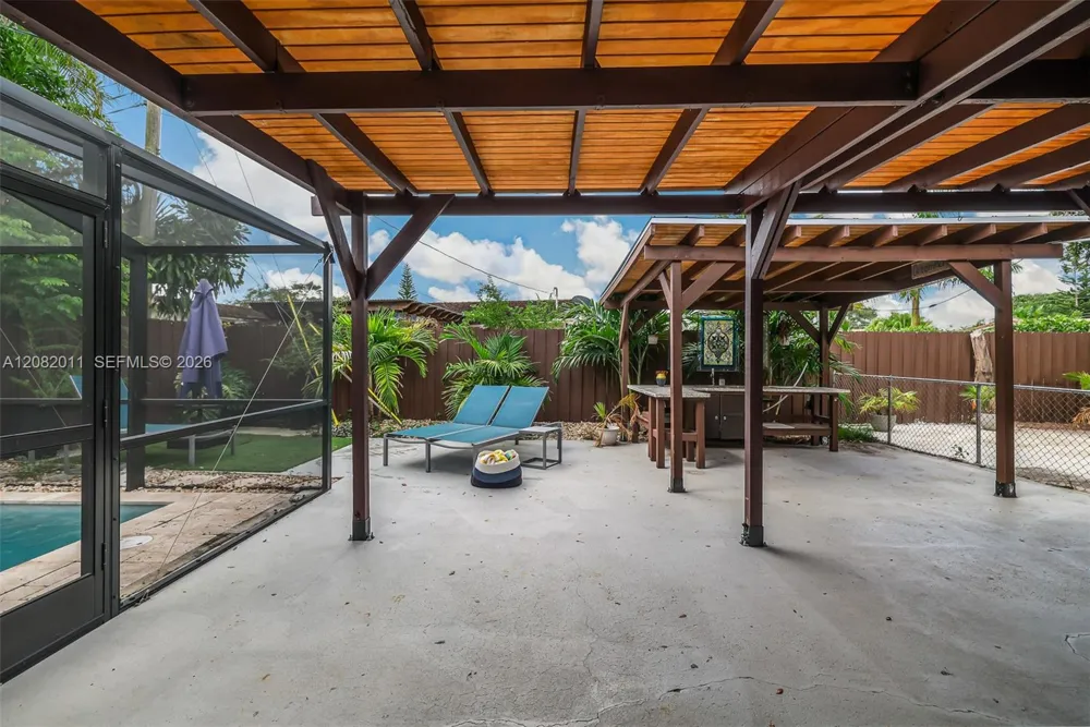 1718 NE 58th St Fort Lauderdale, FL 33334