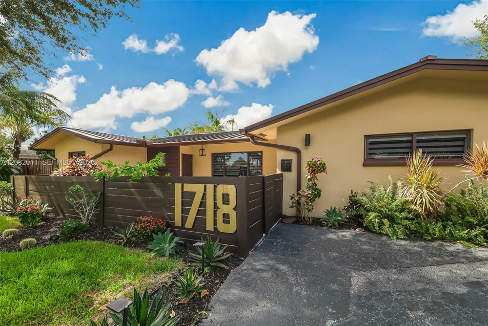 1718 NE 58th St Fort Lauderdale, FL 33334