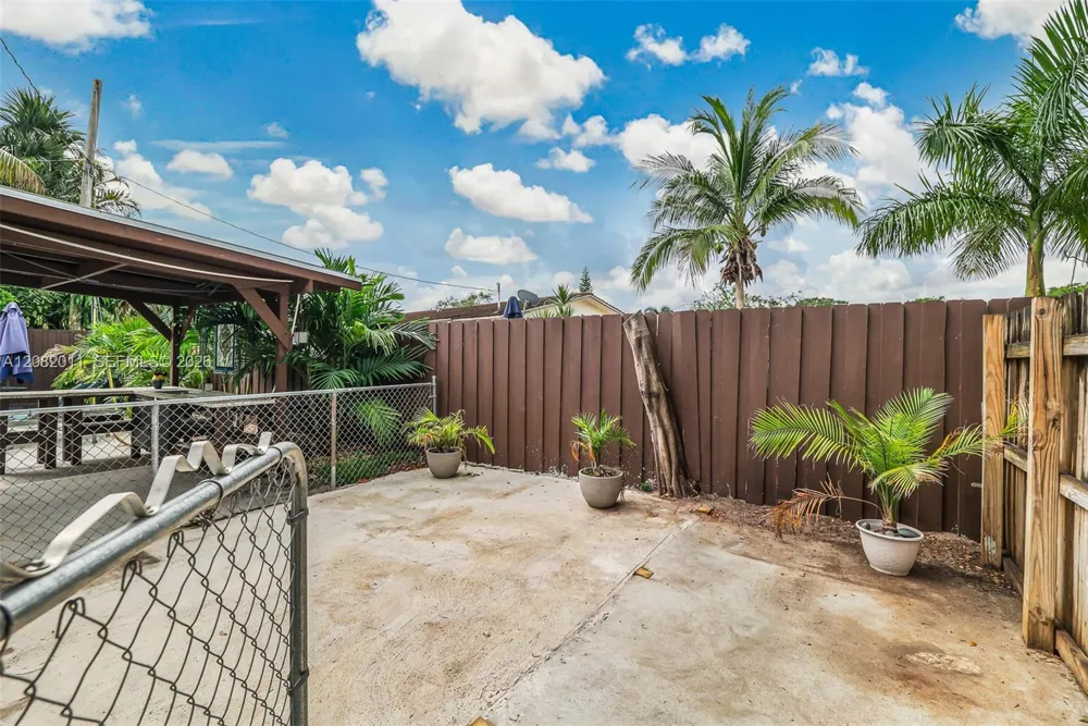 1718 NE 58th St Fort Lauderdale, FL 33334