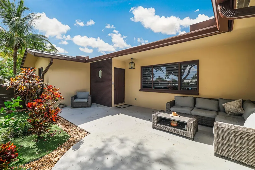 1718 NE 58th St Fort Lauderdale, FL 33334