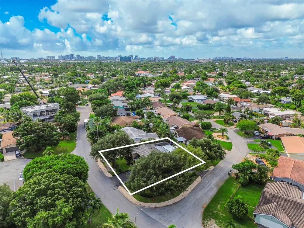 1718 NE 58th St Fort Lauderdale, FL 33334