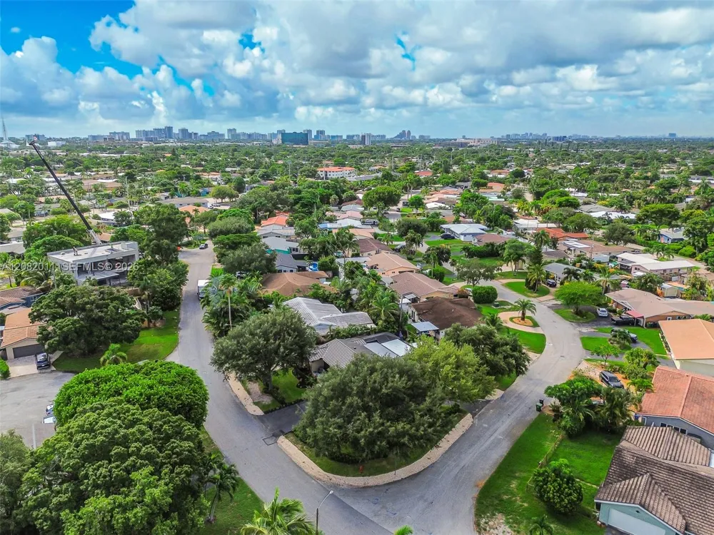 1718 NE 58th St Fort Lauderdale, FL 33334